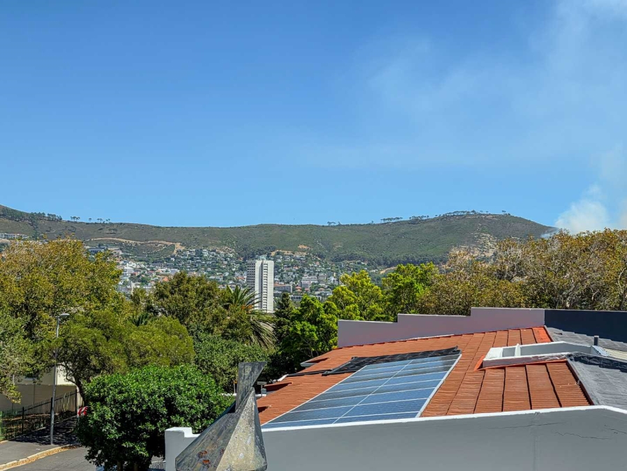 2 Bedroom Property for Sale in Vredehoek Western Cape